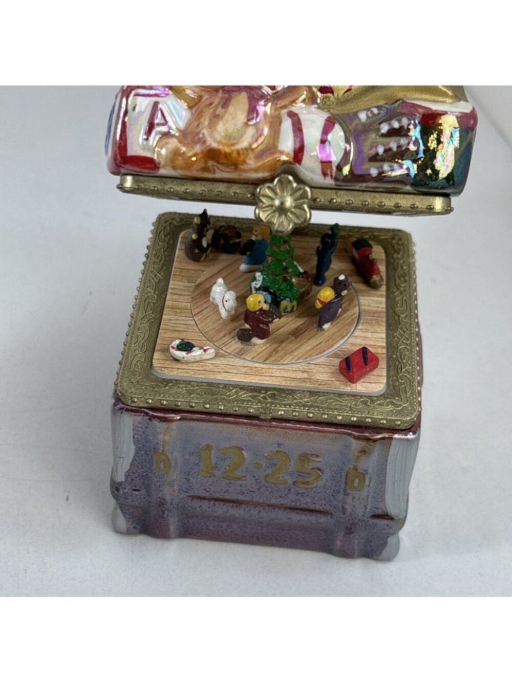 Set of 5 Mr. Christmas Ornaments Hinged Musical Boxes with Animated Carousels - Picture 6 of 8